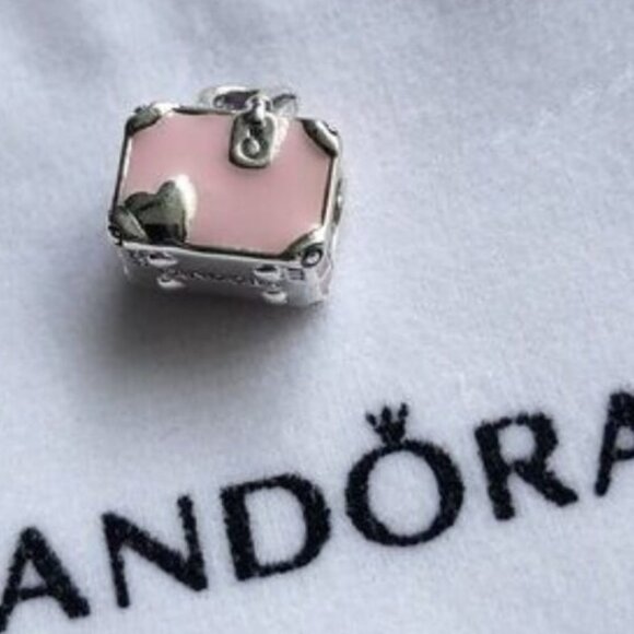 Pandora Love Travels Charm - Picture 2 of 4